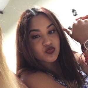 Meet your Posher, Valeria